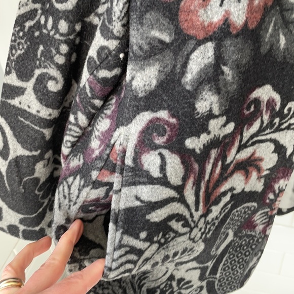 Cole Haan Collection - Picture 4 of 8